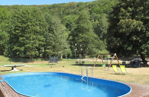 Starkov Casa | Casa de vacaciones privada con WIFI, piscina, TV, patio, mascotas permitida, vista panorámica