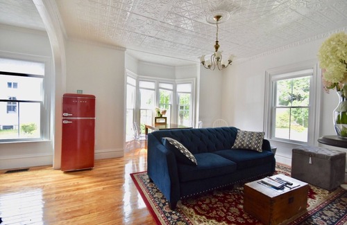 Topsham Apartamento | Beautiful Delightful 3BR Downtown Brunswick All King Beds