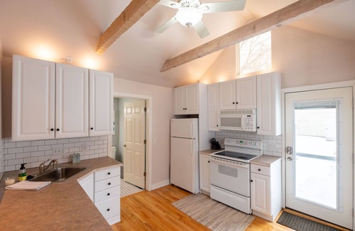 Traverse City Casa | Beautiful Downtown Traverse City Home w/ Garage!