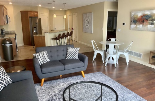Saint Joseph Apartamento | Beautiful downtown condo with marina views, minutes from the beach