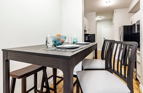 East Village Condominio | Beautiful Downtown Condo with Free Parking