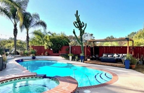 Encinitas Casa | Beautiful Encinitas 4 bed w/ pool & jacuzzi, 5 mins to beach!