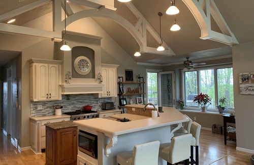 Pickett Casa | Beautiful Executive home perfect location for the NFL Draft or EAA airshow.