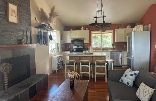 Upper Rattlesnake Casa | Beautiful family friendly home in the Rattlesnake with outdoor recreation nearby