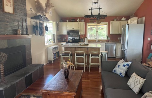 Upper Rattlesnake Casa | Beautiful family friendly home in the Rattlesnake with outdoor recreation nearby