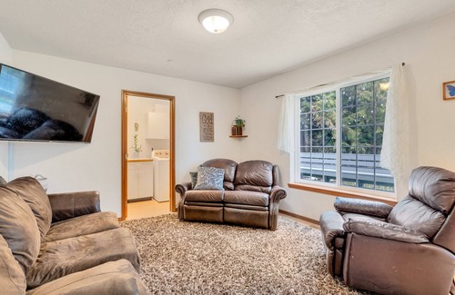 Shelton Casa | Beautiful family friendly home in peaceful neighborhood!