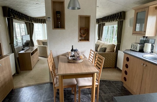 Llanddeiniolen Casa | Hermosa casa móvil para familias ubicada en el corazón de Snowdonia