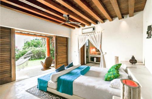 Petacalco Casa | Beautiful Family House Beachfront