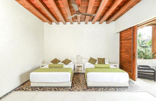 Petacalco Casa | Beautiful Family House Beachfront