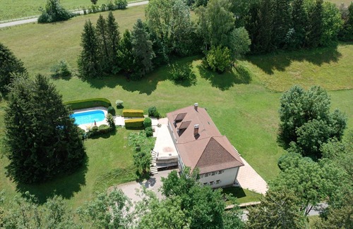 Ney Casa | Beautiful family house in the typical Jura area. T