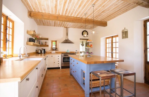 Cotignac Villa | Hermosa casa de campo en el corazón de Provenza con piscina y viñedos