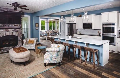 Carthage Casa | Beautiful Farmhouse On 180 Acre Farm on Caney Fork River ~ Natural Retreat!