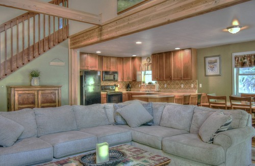 Albrightsville Chalet De Esquí | Precioso chalet de cuatro estaciones en la comunidad de lago con WIFI, aire acondicionado central