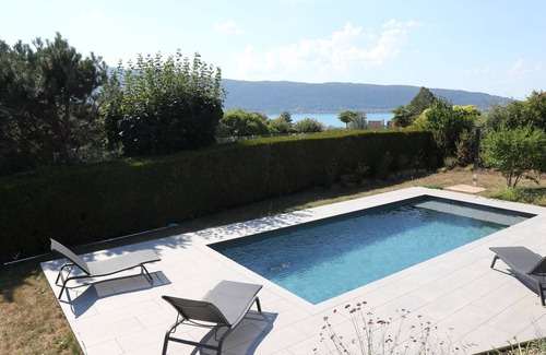 Menthon-Saint-Bernard Casa | Beautiful new villa - great views on lake and mountains - quiet environment