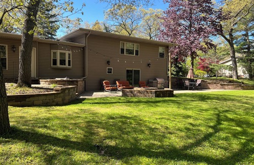 Caseville Casa | Beautiful fully furnished tri-level home located 3 miles outside of Caseville.