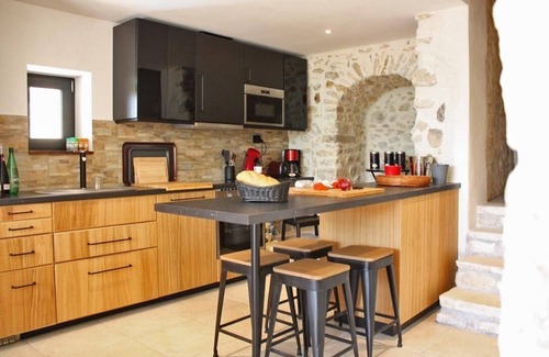 Vallon-Pont-d'Arc Cabaña | MURIERS - CASA ESPLÉNDIDA DE PIEDRA EN EL CENTRO DE VALLON PONT D'ARC