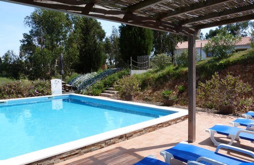 Santiago do Cacem Casa | Beautiful. house located on a hill