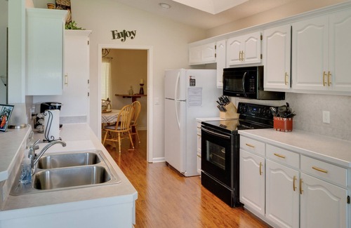 Hot Springs Village Casa | Beautiful home, 1/4 mile from Balboa Beach/Marina