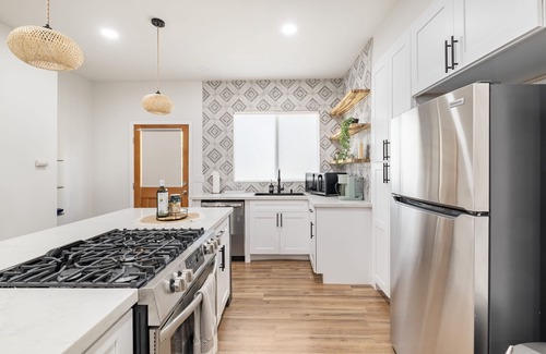 Downtown Riverside Casa | Beautiful Home - Downtown Riverside and Mission Inn