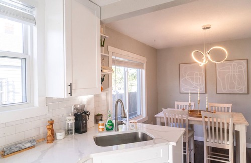 Barnum Cabaña | Beautiful Home + Garage! Perfectly located!
