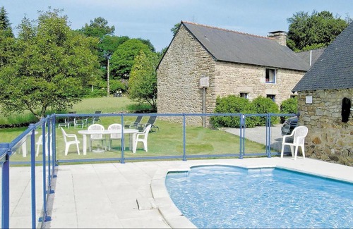 Lanvaudan Casa | Beautiful home in Lanvaudan with 2 Bedrooms, WiFi and Outdoor swimming pool
