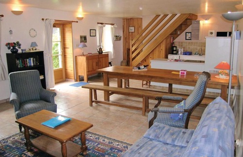 Lanvaudan Casa | Beautiful home in Lanvaudan with 2 Bedrooms, WiFi and Outdoor swimming pool