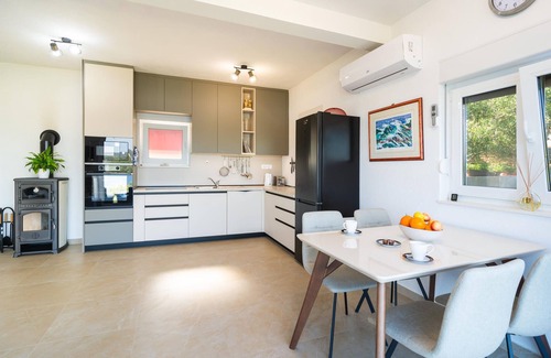 Necujam Casa | Hermosa casa en Necujam con WiFi
