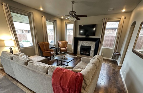 Wheatland Casa | Beautiful home in Southwest OKC