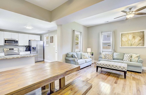 North Beach Casa | Beautiful home in walkable beach town near DC & Herrington Harbor Yacht Club!