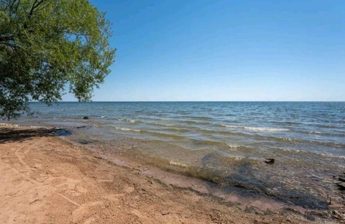 Bark River Casa | Beautiful home on Lake Michigan, near Escanaba