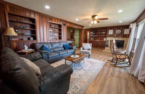 Bark River Casa | Beautiful home on Lake Michigan, near Escanaba