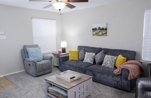 Fort Worth Casa | Beautiful Home Quiet Area 30 Days Minimum Stay