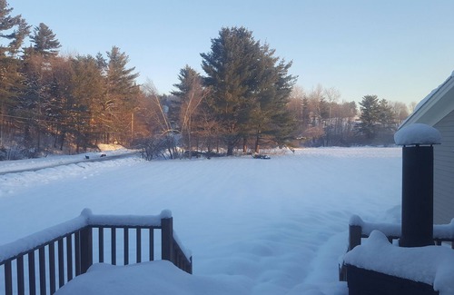 Troy Casa | Hermosa casa con una sensación de cabina ubicada cerca del área de esquí Jay Peak