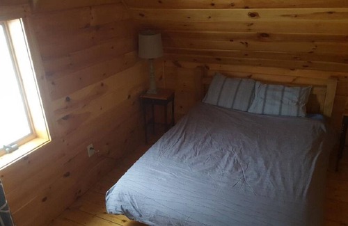 Troy Casa | Hermosa casa con una sensación de cabina ubicada cerca del área de esquí Jay Peak