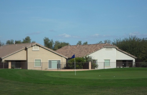 Villages At Queen Creek Casa | Hermosa casa con piscina climatizada / Spa en Campo de golf