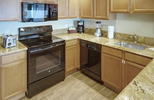 Pompano Beach Condominio | Beautiful Hotel in Royal Vista 2BD near North Ocean Park