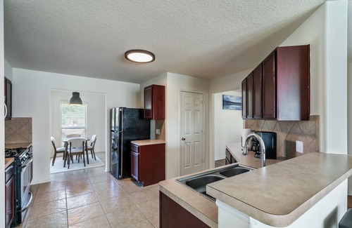 College Park Casa | Beautiful House like New