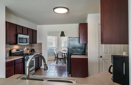 College Park Casa | Beautiful House like New