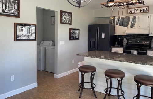 Saint Marys  Allen County Casa | Beautiful House Minutes from Lutheran Hospital!