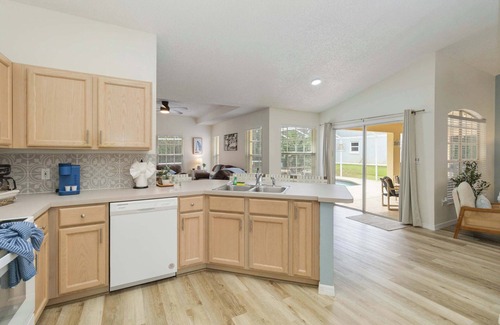 Sunridge Woods Casa | Beautiful House- Pool- Star Wars Game Room