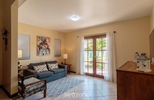 Taperapua Beach Apartamento | Beautiful House With Pool & Barbecue Ura0015