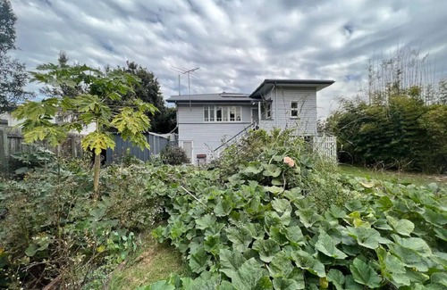 Rocklea Casa | Beautiful house with huge bedroom in Queenslander