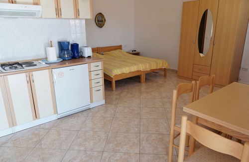 Kosinozici Casa | Hermosa casa con piscina y jardín en una zona tranquila en Porec