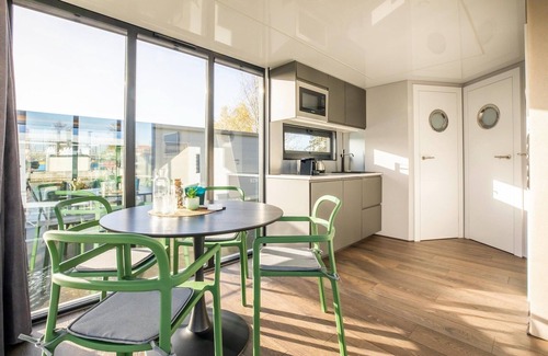 Volendam Alquiler De Eote | Hermosa casa flotante con piscina compartida
