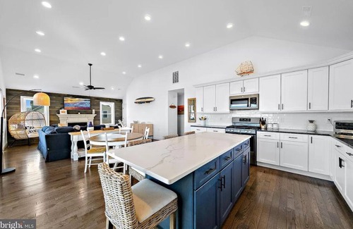 Beach Haven West Casa | Beautiful lagoon front home! Heated inground pool. Only minutes to LBI beaches.