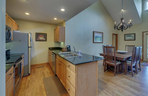 Clarkesville Casa | Hermoso lago Burton Lakefront Home