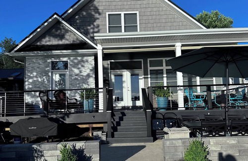 Wolcottville Casa | Beautiful Lake house with private sandy beach, kayaks, 5 beds, 5 bath and spa!