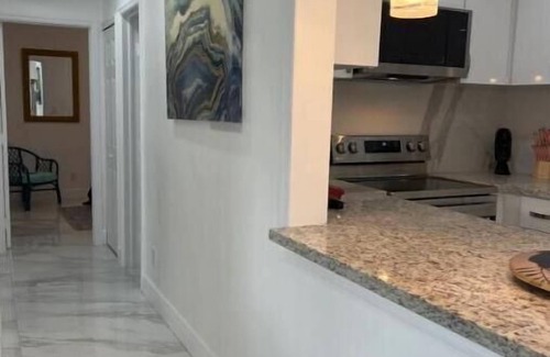 Pembroke Park Casa | Beautiful Lake House Close to Miami