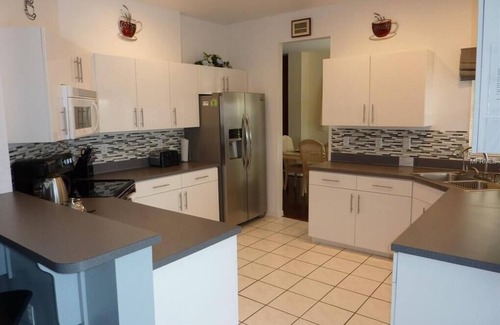 Sunset Lakes Casa | Hermosa vista al lago 5 habitaciones, 3 1/2 baños Inicio