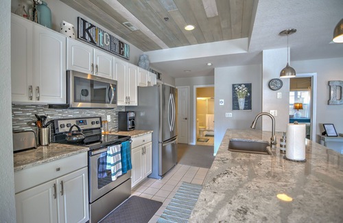 Lake Ozark Condominio | HERMOSA VISTA AL LAGO Y A SOLOS PASOS DE LA PISCINA, 3BD / 3BA CONDO W / 12X40 BOAT SLIP